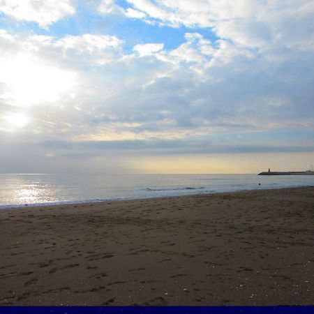 Carihuela Beach 托雷莫利诺斯 外观 照片