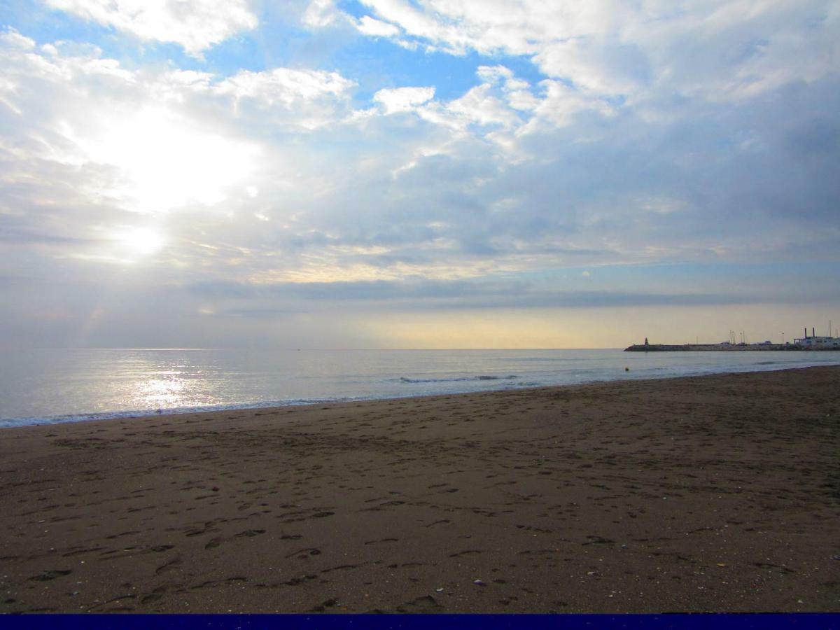 Carihuela Beach 托雷莫利诺斯 外观 照片